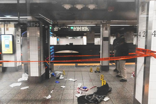 New York subway stabbings leave 3 hurt as police shoot and kill knife-wielding man