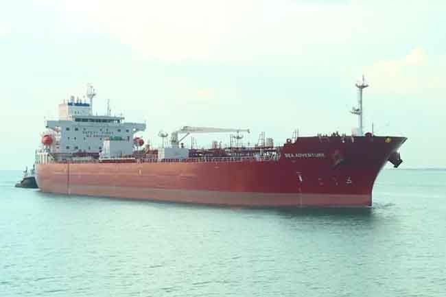30,000 MT fuel oil shipment arrives in Sri Lanka