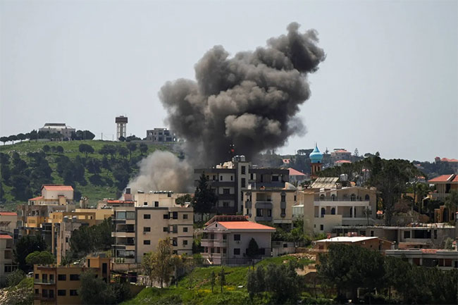 Israeli strike severs last bridge linking southern Lebanon to rest of country � report