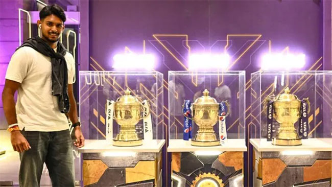 IPL: Pacer Matheesha Pathirana joins KKR squad in Kolkata