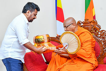 President calls on Chief Prelate of Amarapura Chapter 