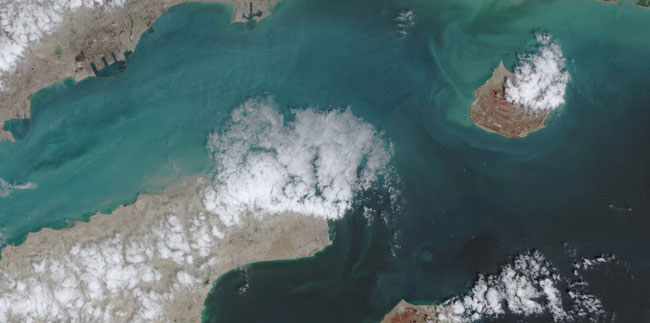 US seizes Iranian cargo ship, Tehran vows to retaliate