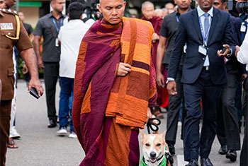 Monks arrive for �Walk for Peace� in Sri Lanka�