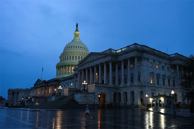 US Democrats look to rein in Trump�s war powers, this time on Cuba
