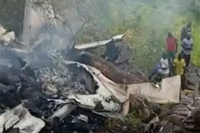 Plane crash in South Sudan kills all 14 on board
