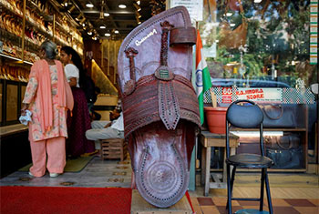 Prada seeks to mend ties with �Made in India� sandals