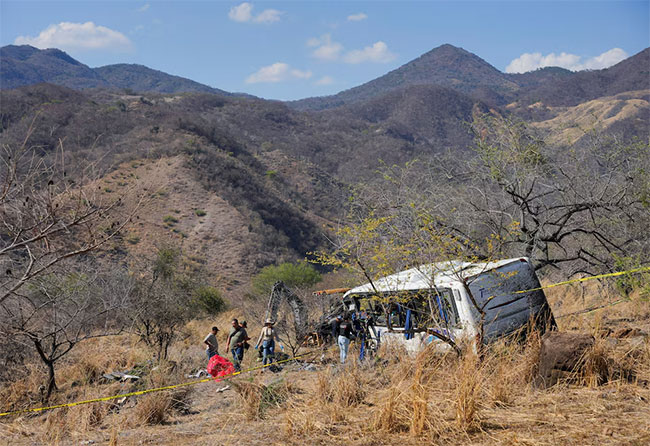 At least 11 dead in western Mexico after bus careens off highway