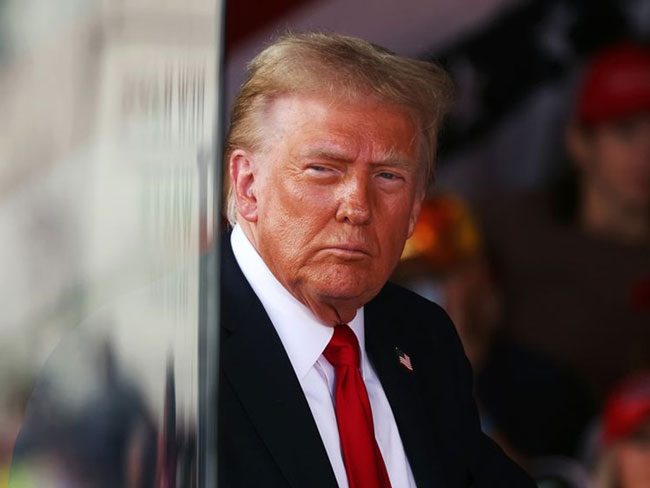 Trump says US and Iran in �positive� talks, unveils plan to escort Hormuz ships