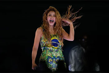 Shakira thrills a crowd of 2 million with free concert on Brazil�s Copacabana beach