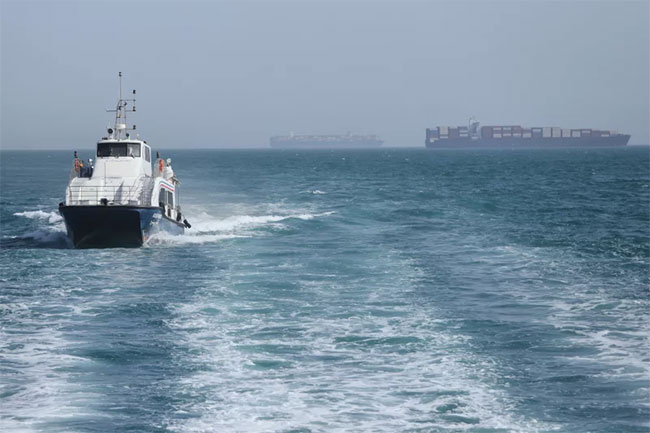 US and Iranian militaries trade shots as Strait of Hormuz tensions escalate