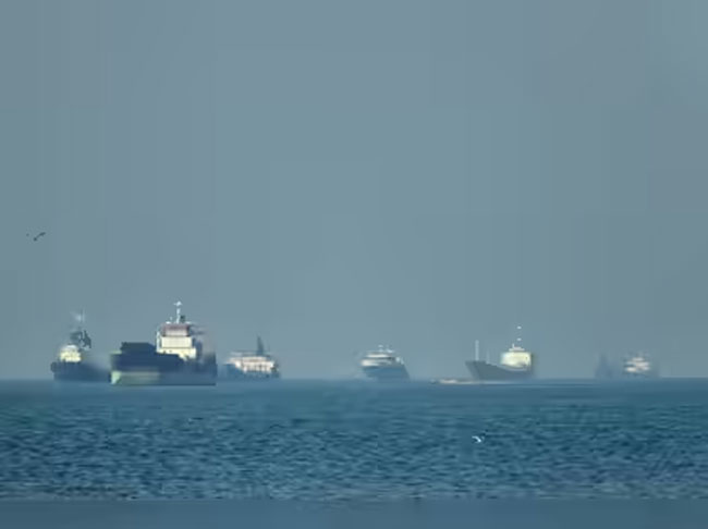 US and UAE report Iran attacks as military pushes to reopen Strait of Hormuz