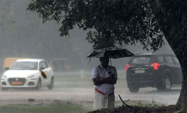 Low-level atmospheric disturbance likely to develop near Sri Lanka