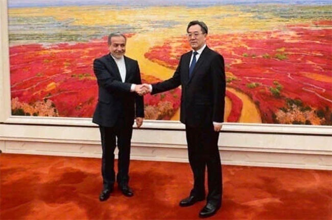 Iranian foreign minister arrives in Beijing to discuss �regional and international developments�