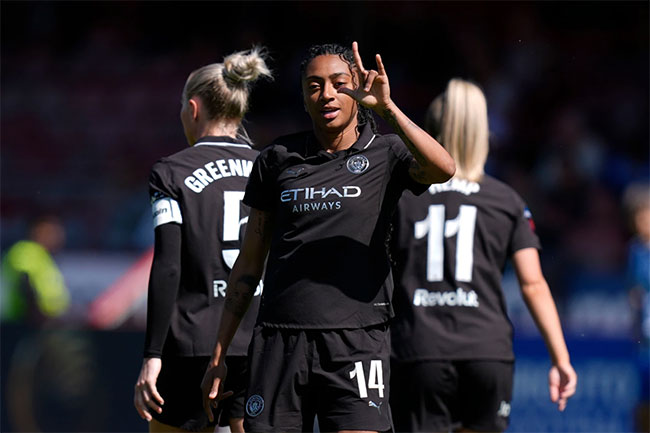 Manchester City win first Women�s Super League title in 10 years