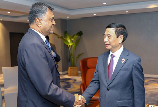 Defence Secretary holds bilateral discussions with Vietnam�s Deputy PM