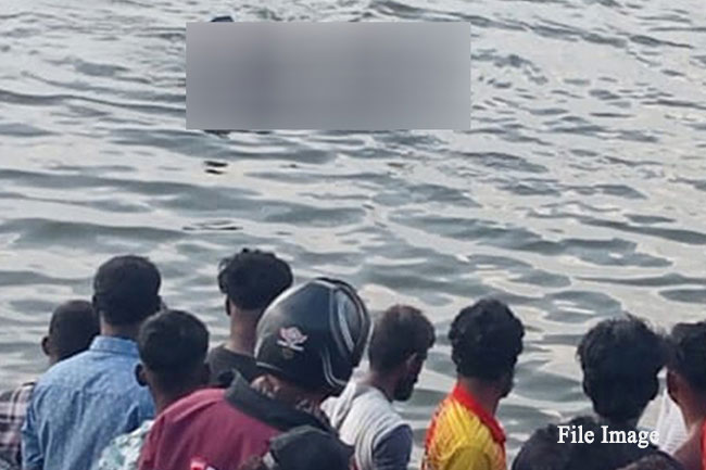 Teenager drowns while bathing in Ma Oya in Mawanella