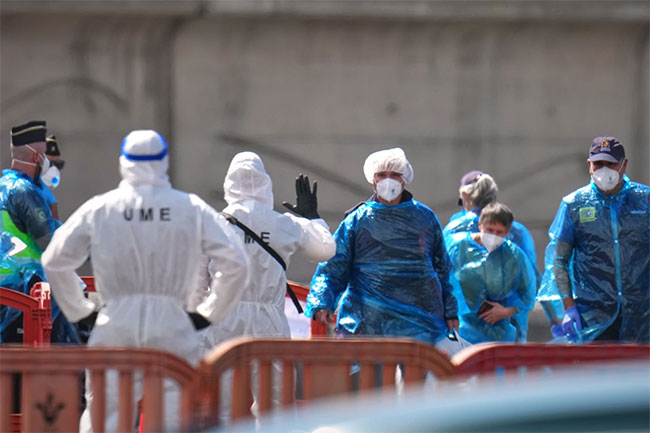 French national shows symptoms on return from hantavirus-hit ship