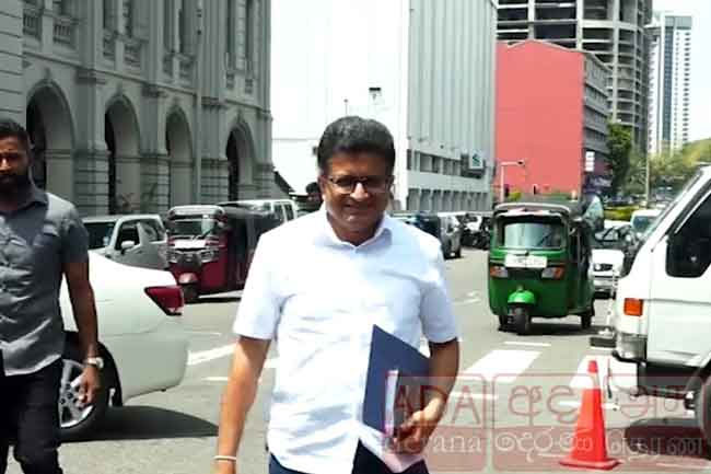 Udaya Gammanpila appears before TID to record statement
