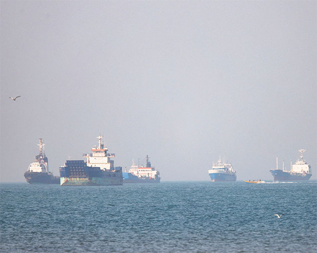 US issues new sanctions over Iran�s oil shipments to China