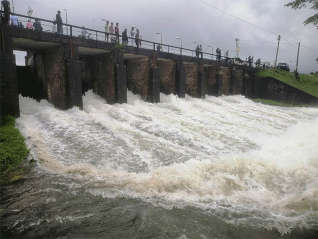 16 major and 10 medium reservoirs spilling amid heavy rainfall across Sri Lanka