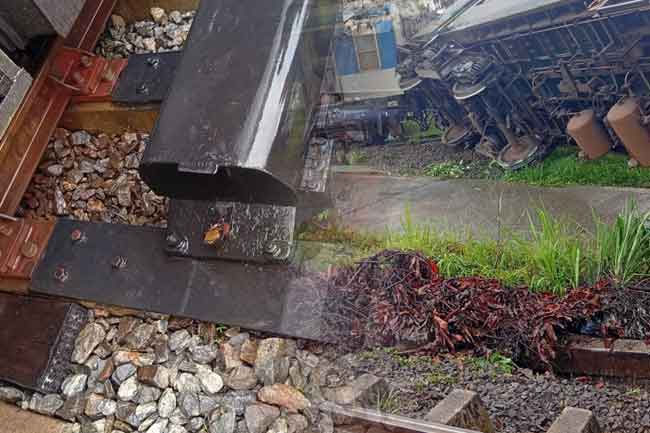 Railway Dept. files complaint as police probe Wanawasala train derailment