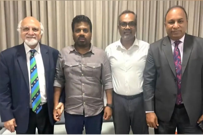 Top ICC team meets President 