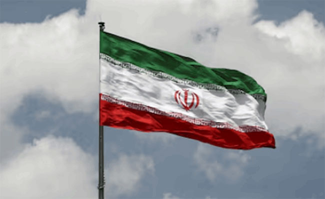 Iran army warns it will �open new fronts� against US if attacks resume