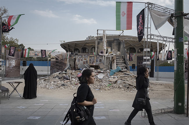 Iran threatens war �beyond the region� if US attacks
