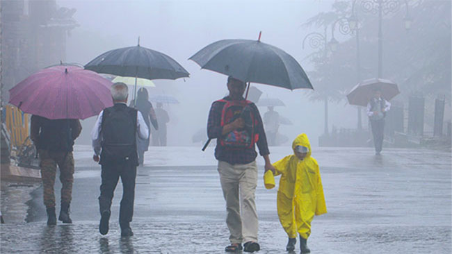 South-west monsoon brings heavy rain and strong winds across Sri Lanka