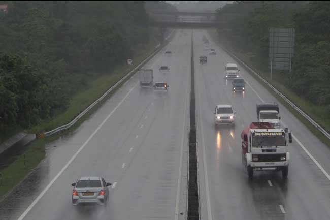 Motorists urged to exercise caution on expressways amid adverse weather
