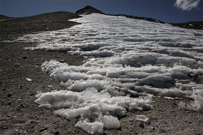 Global temperatures to reach near-record highs in next five years, report finds