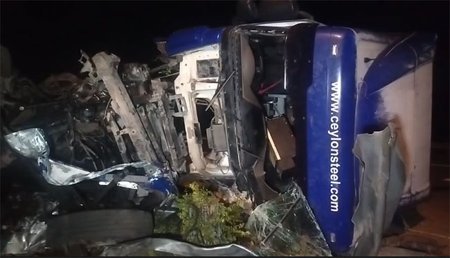 Three injured in expressway collision near Sooriyawewa Interchange