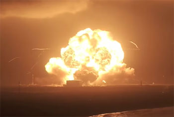 Blue Origin rocket explodes during test, setback for bid to catch Musk�s SpaceX