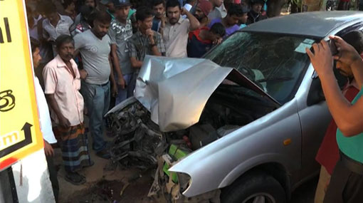 Three dead, 2 injured as car and motorcycle collide